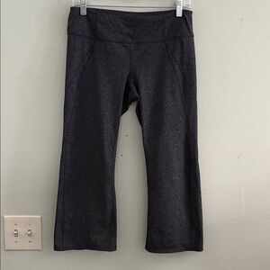 Athleta dark gray capri yoga pants M